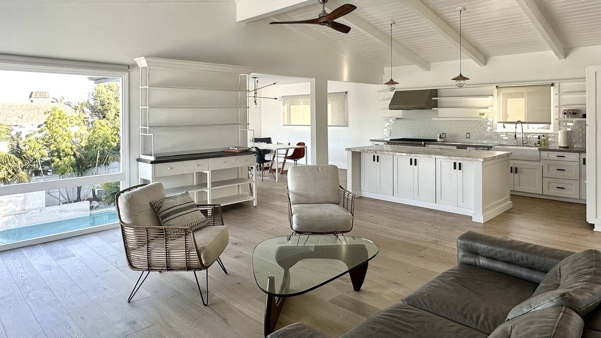 Hill Section House | Amazing views of Downtown LA Skyline & Hollywood Hills. Large pool & sport court