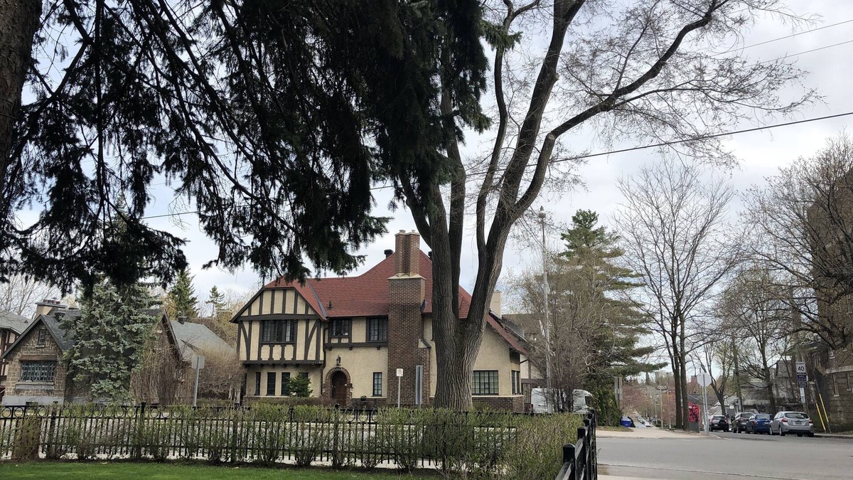 Sandy Hill Bed & Breakfast | Ambassador B&B