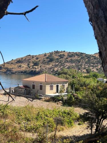 Koustaros House | Ambelos, Lesvos Beach House