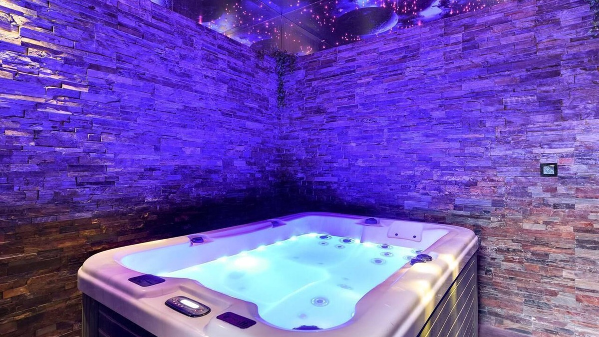 Emaus Hotel | Amber Hotel
