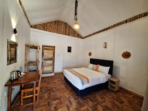 Oloitoktok Hotel | Ambokili Cottages