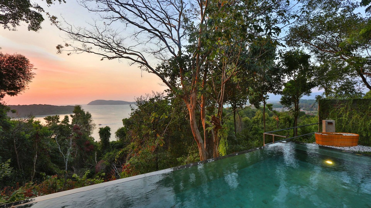 Pantai Tengah Apartment | Ambong Pool Villas