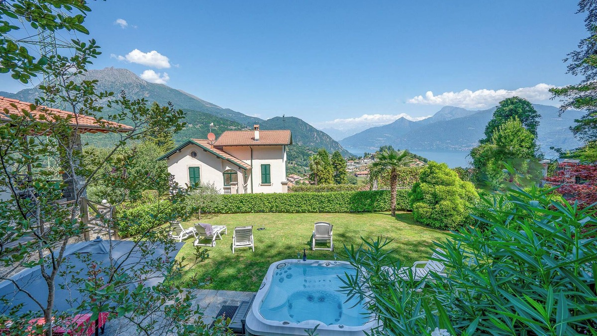 Menaggio House | Ambra Holiday Villa with Jacuzzi