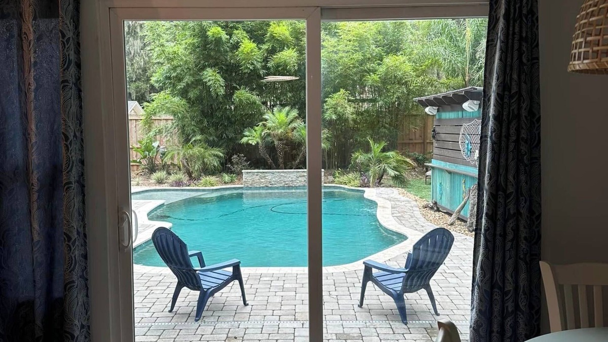 Fernandina Beach Cottage | Amelia Island Beach Cottage 3BR/2BA w/private pool and hot tub, spacious parking