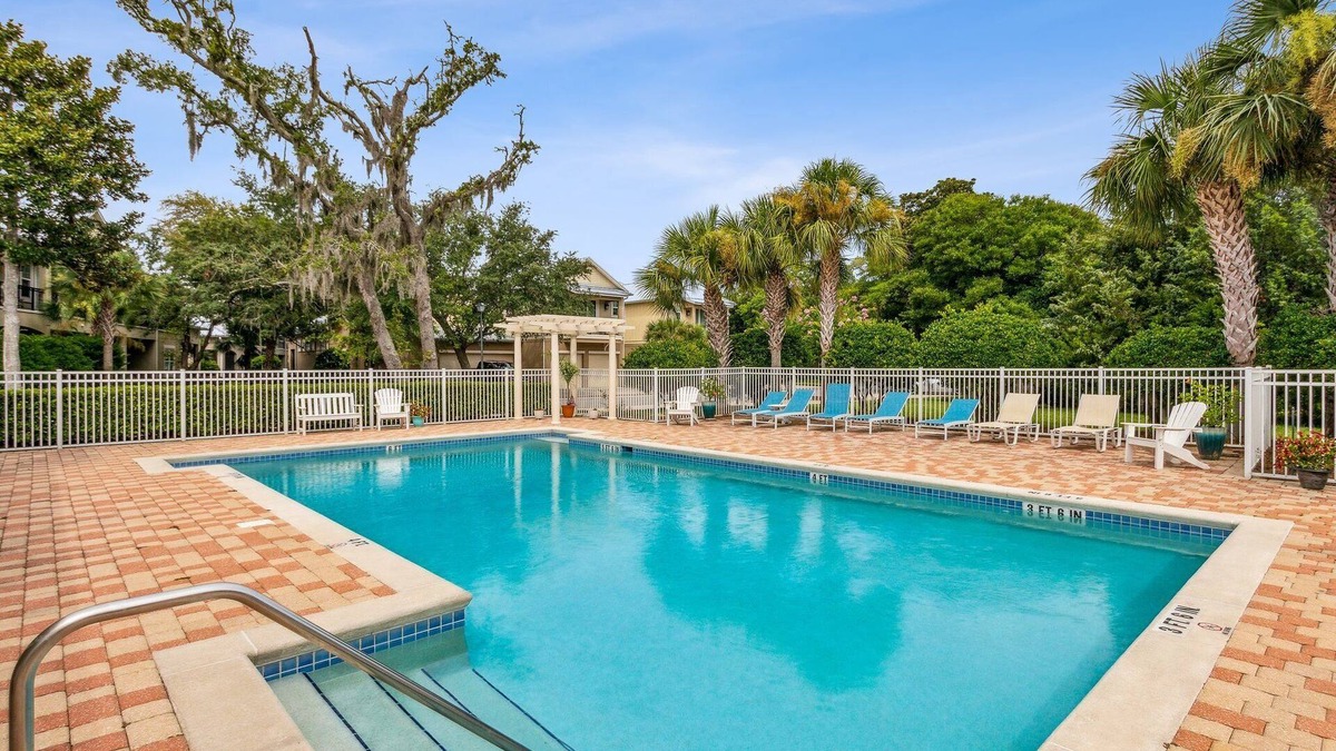 American Beach Condo | Amelia Island Luxury Summerwoods Condo near Ritz Carlton