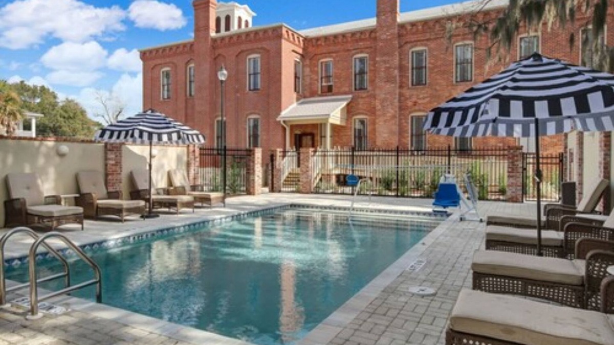 Fernandina Beach Hotel | Amelia Schoolhouse Inn