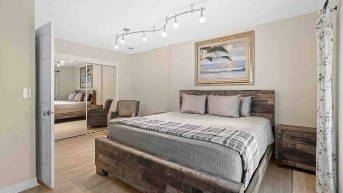 Salem House | Amenities Gated Lake Keowee Super Clean