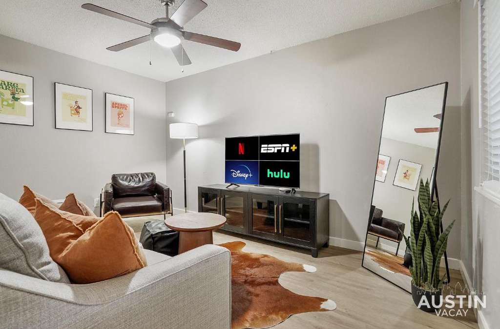 Brentwood Apartment | Amenity Heavy Serene Apt in Convenient Location