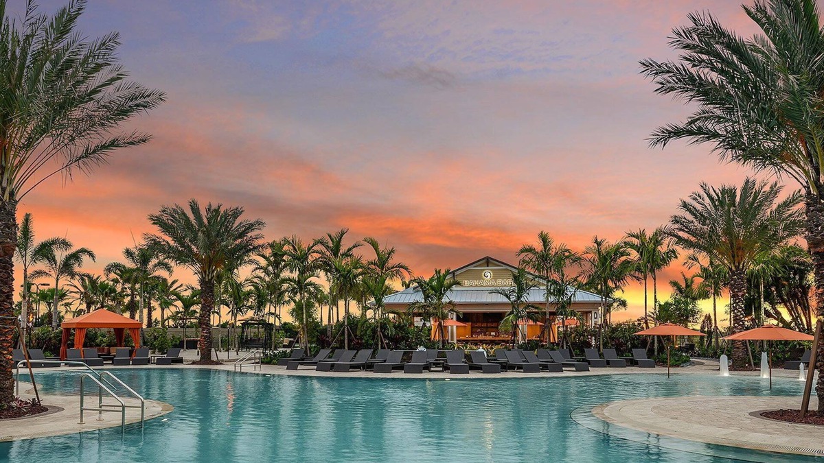 Naples Villa | Amenity rich 3BR+Den Pool Villa near Golf, Beach, Downtown Naples, Marco Island