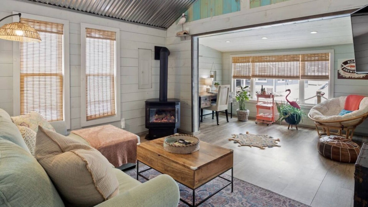 Saratoga Springs House | Amenity-Rich Oasis w Indoor/ Outdoor Fire: Your Ultimate Getaway