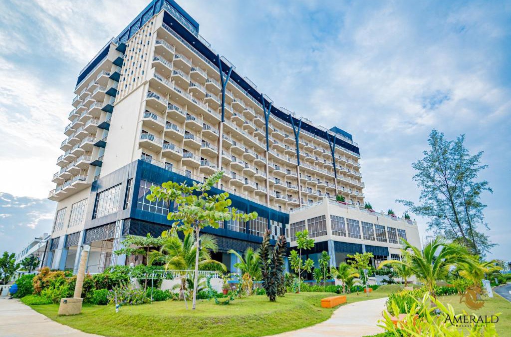 Bandar Penawar Hotel | AMERALD RESORT HOTEL DESARU