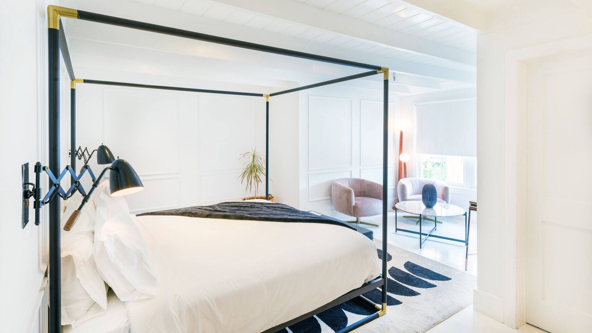 Greenport Hotel | American Beech - King Suite 2