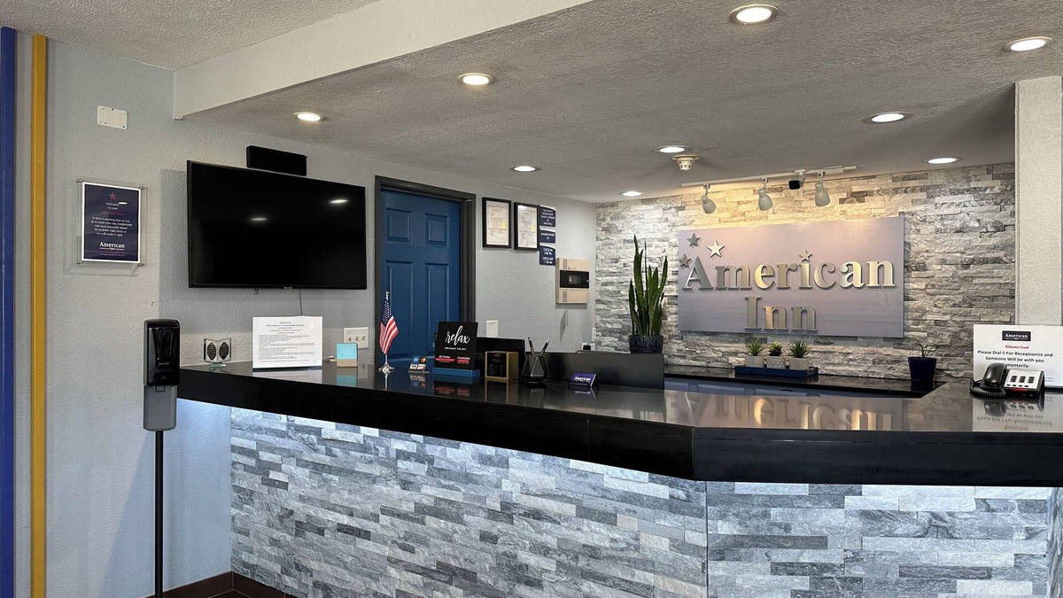 Southwest Area Hotel | American Inn Cedar Rapids South