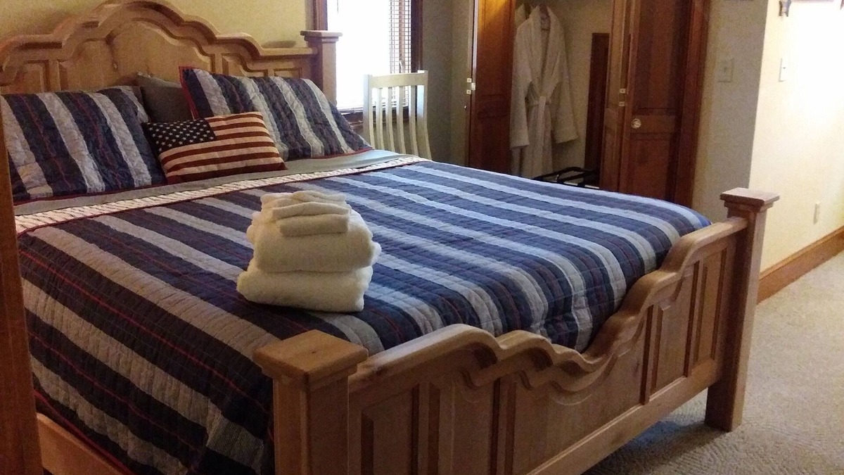 Rockmart Bed & Breakfast | Americana at Becks Lake Bed and Breakfast