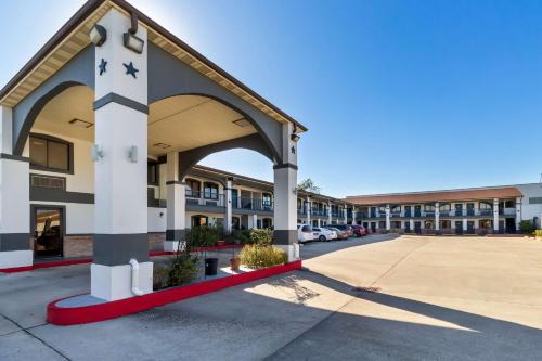 Northside Hotel | Americas Best Value Inn Houston Heights at I-45