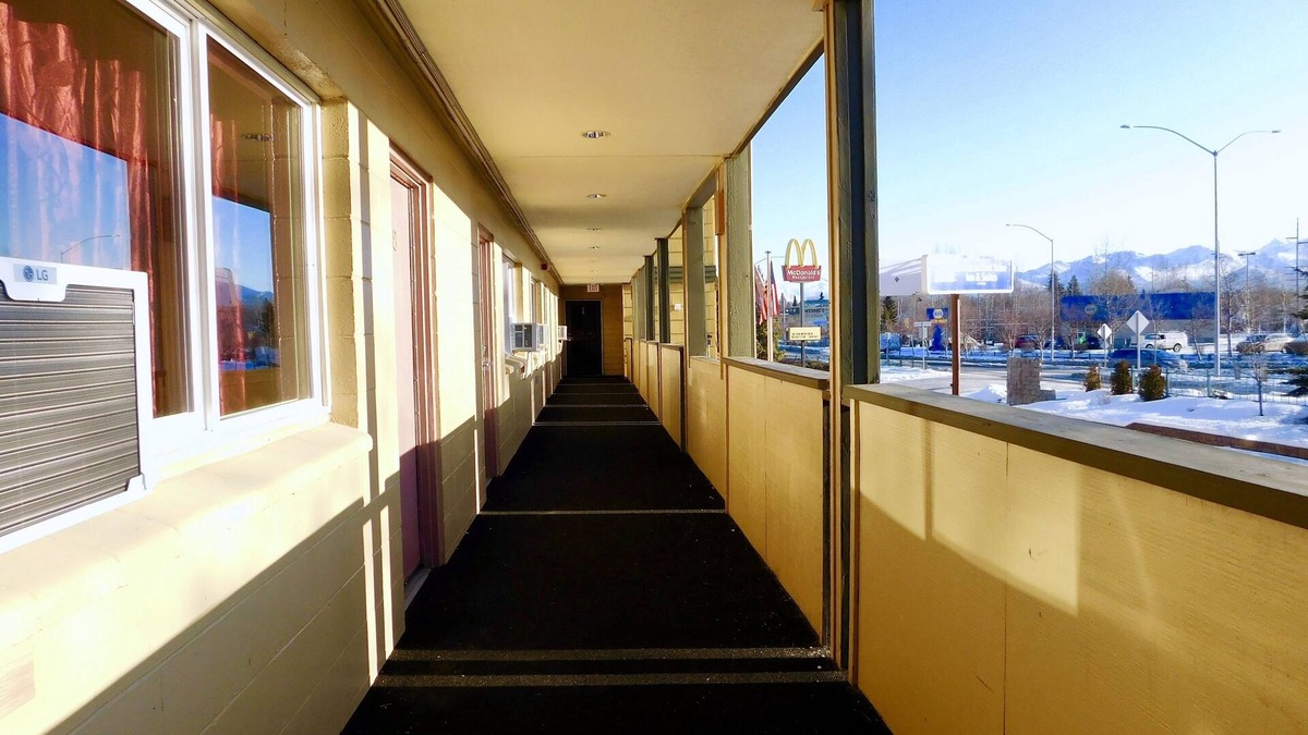 Turnagain Hotel | Americas Best Value Inn & Suites Anchorage Airport