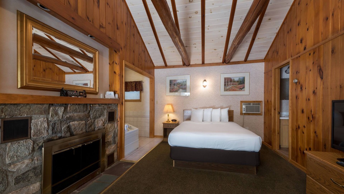 Lake George Hotel | Americas Best Value Inn & Suites Lake George