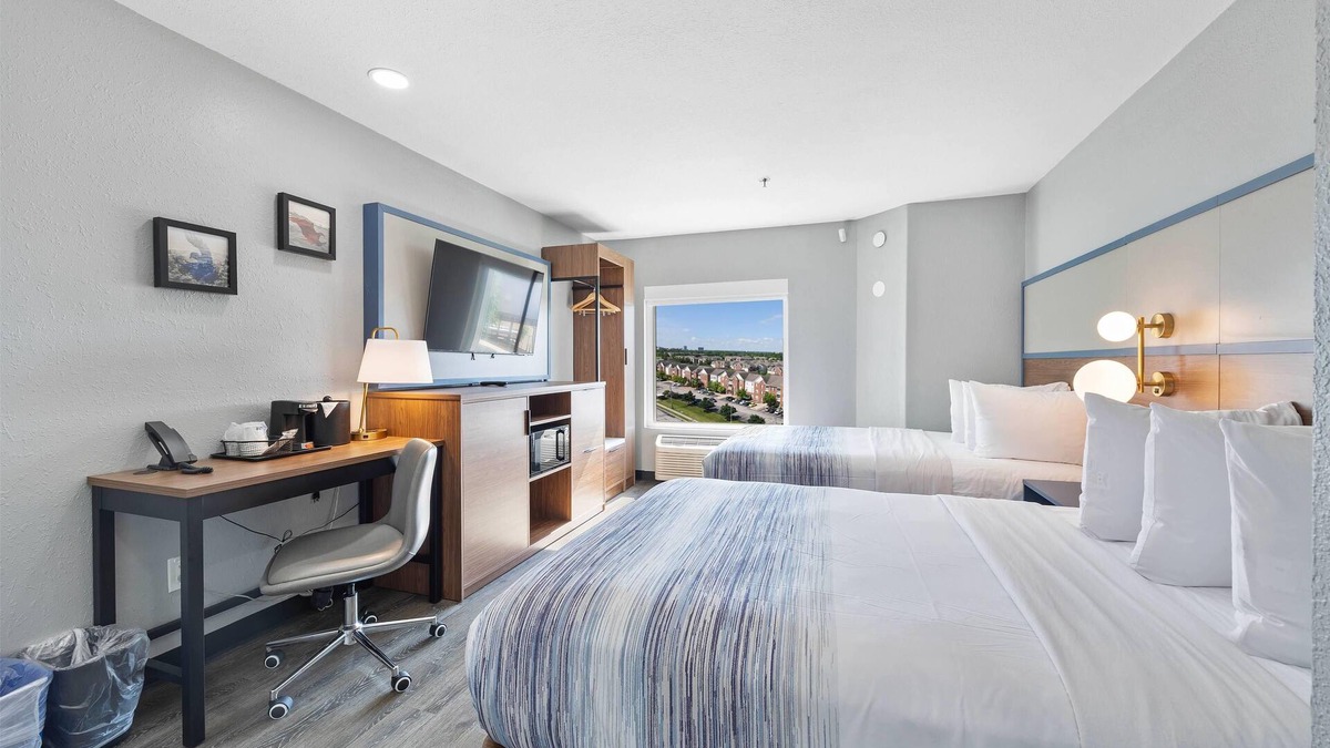 Urbana Hotel | AmericInn by Wyndham Urbana/Champaign University Area