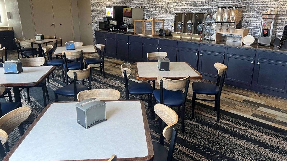 Viroqua Hotel | AmericInn by Wyndham Viroqua