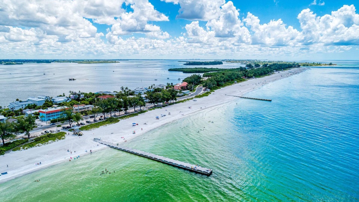 Bradenton Beach House | AMI Light House Cottage