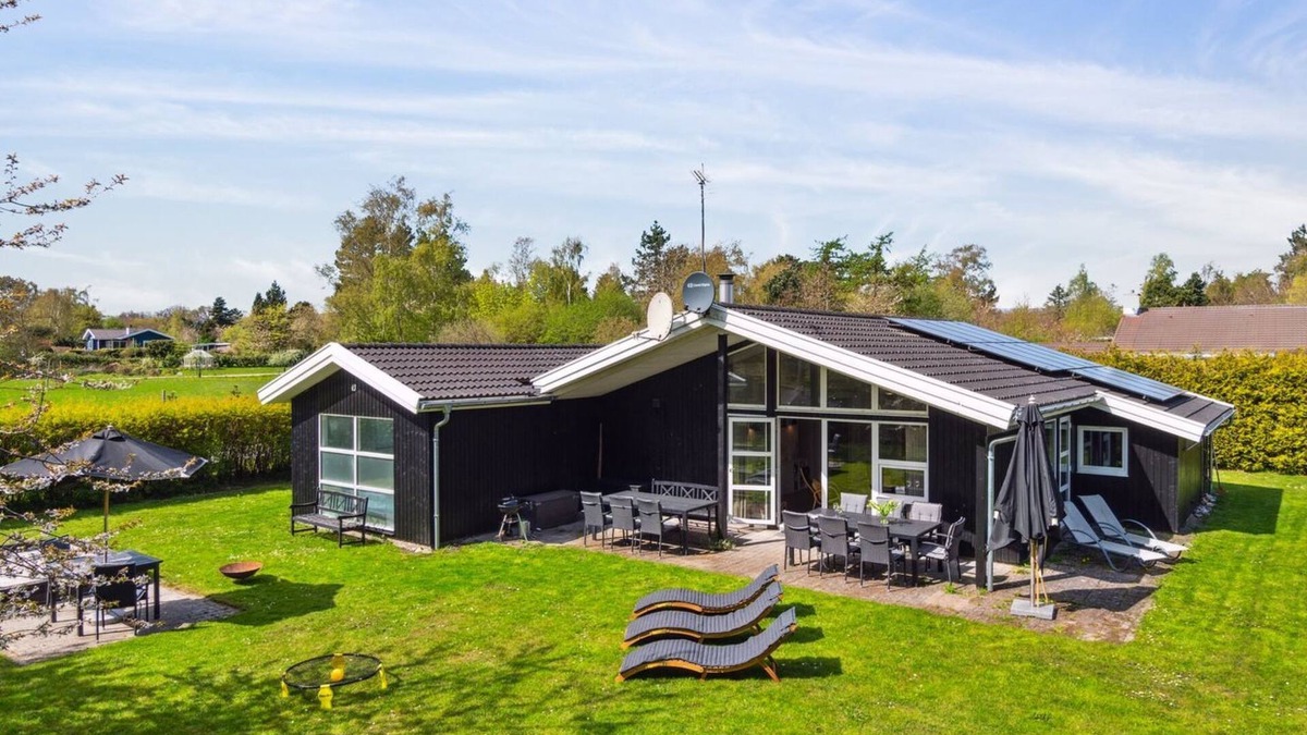 Udsholt House | "Amiira" - 500m from the sea by Interhome