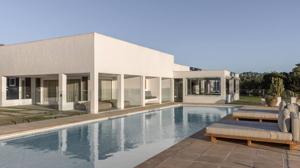 Federal House | Amileka - luxury 25 acre estate with pool