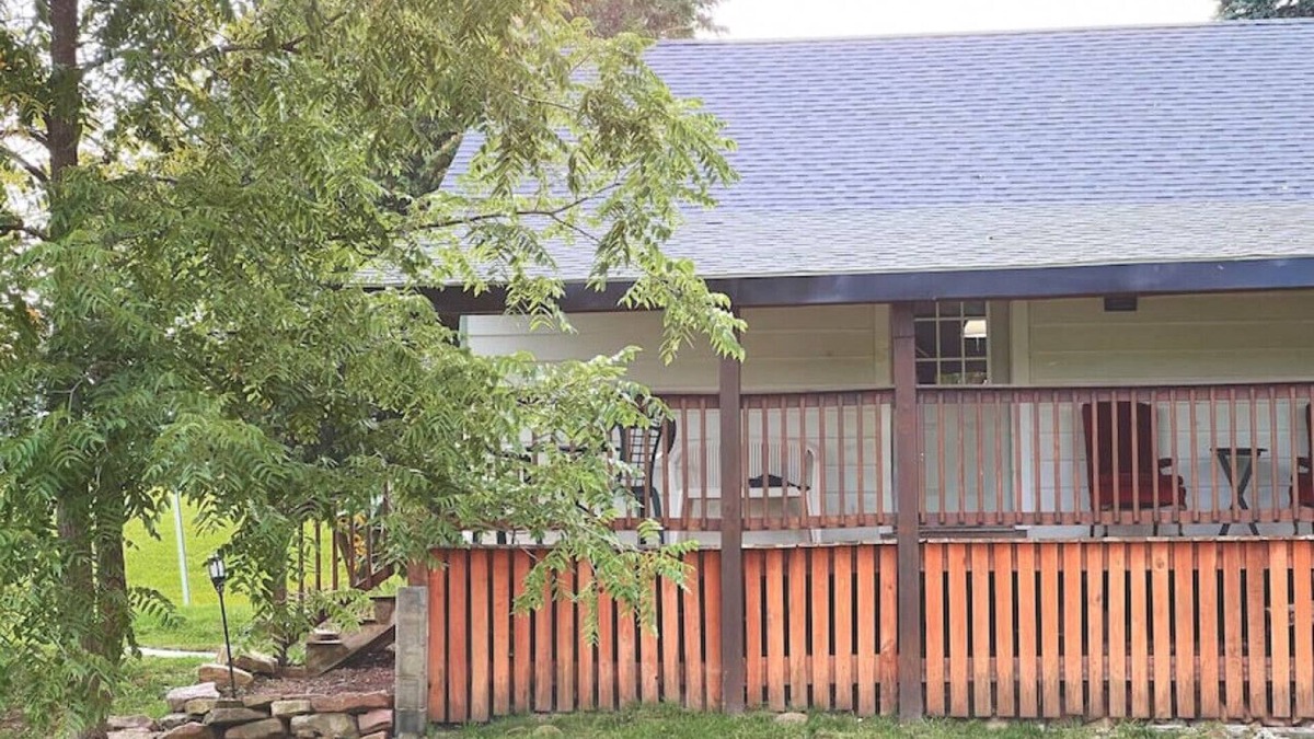 Allenwood House | Amish Home, Off-grid Experience