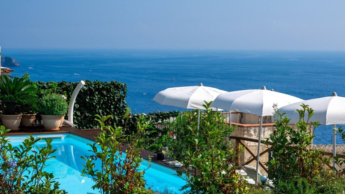 Praiano Villa | AMORE RENTALS - Blue Sea Villa with Indoor Heated Pool, Sea View and Breakfast