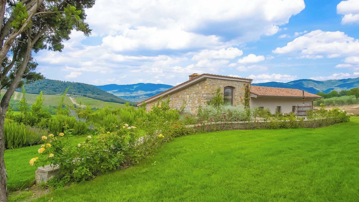 Greve in Chianti Villa | AMORE RENTALS - Villa Bacci with Indoor Heated Pool, Garden and Parking