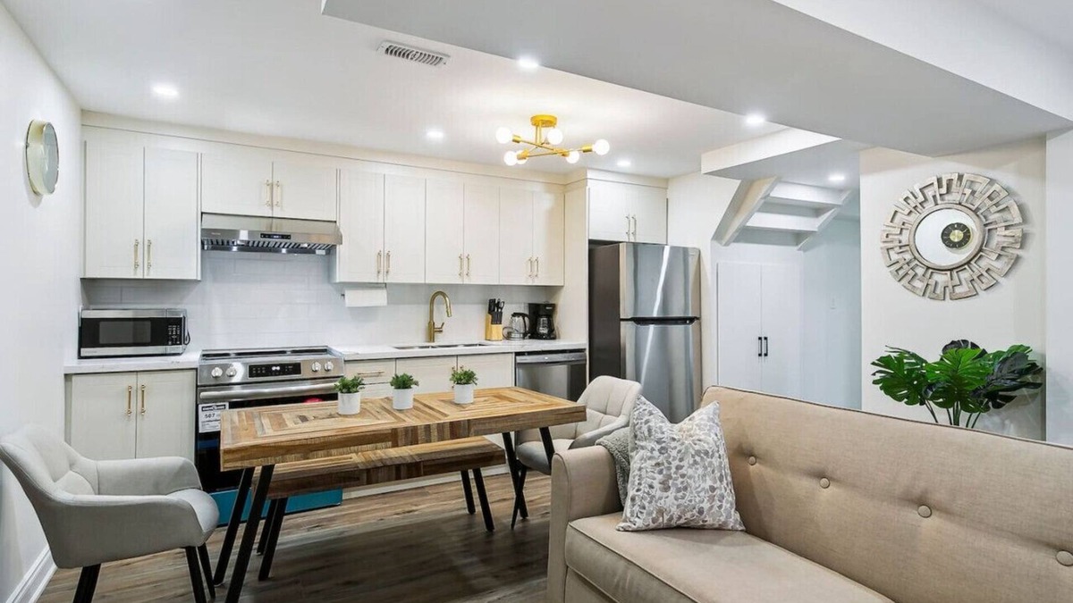 Halton Regional Municipality Apartment | Ampersand Alcove in Milton