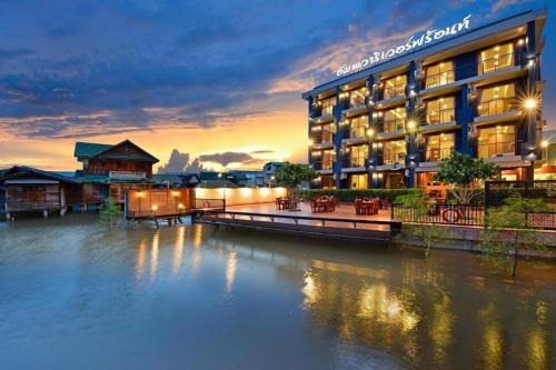 Amphawa Hotel | Amphawa Riverfront Hotel