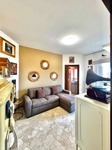 Quartiere Mazzini Apartment | ampio panoramico bifocale corso lodi mm 10 minuti centro