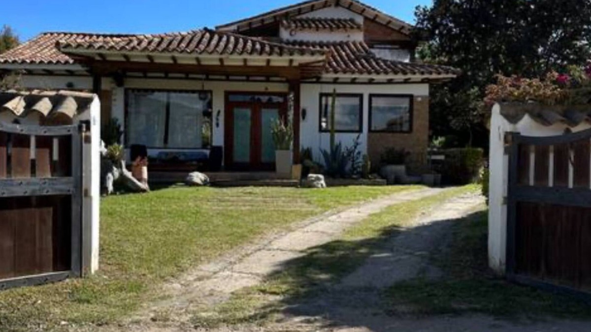 Villa de Leyva Cottage | Amplia Habitación Cuádruple en Entorno Campestre