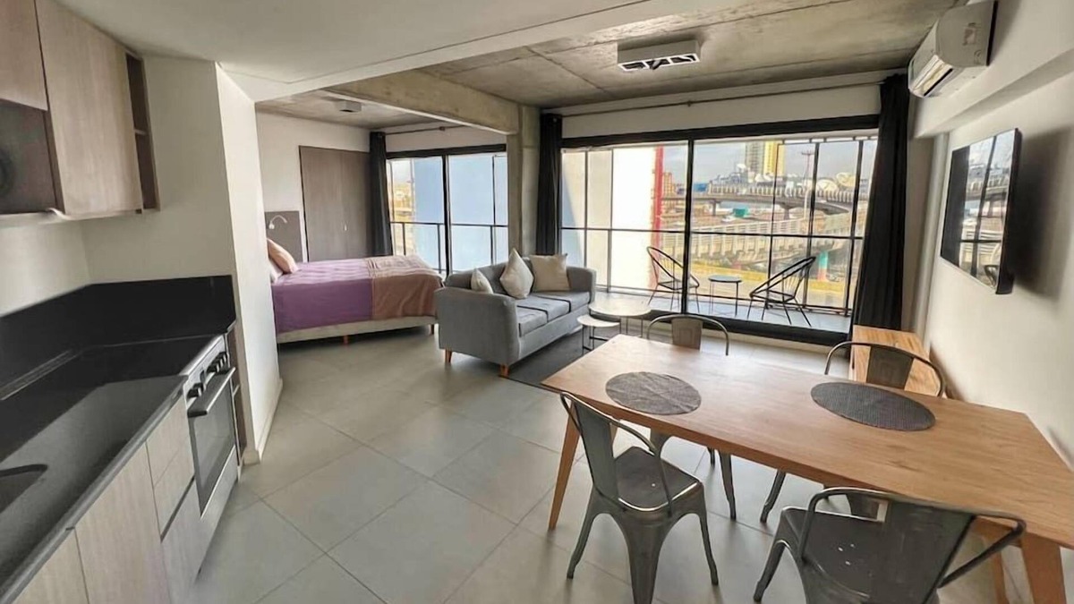 Constitucion Apartment | Amplio Loft con balcón sobre la Av 9 de Julio (6C)