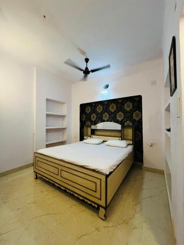 Varanasi House | Amrit Ganga paying guest house