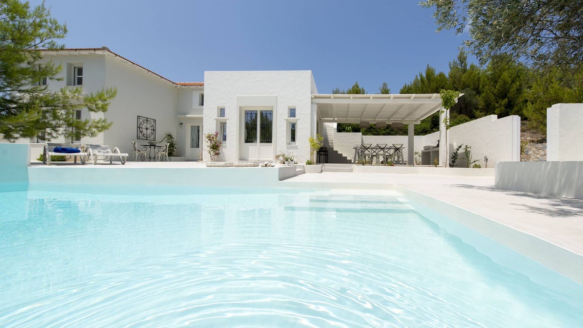 Votsi Villa | An Absolute Dream! Big villa with private pool, only 5 minutes from the beach!