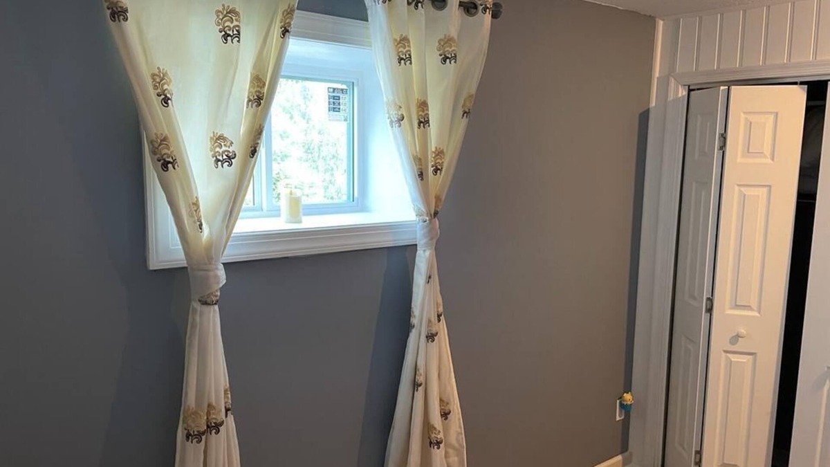 Harrisonburg Apartment | An Adorable guest house like an apartment with a private entrance.