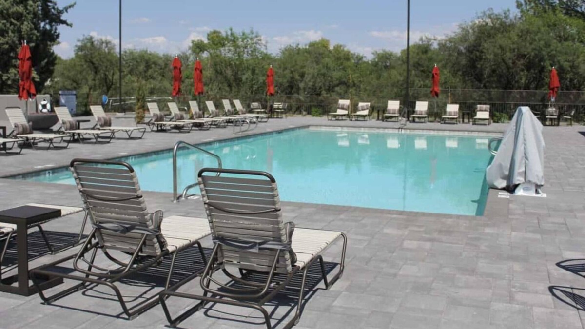 Camp Verde House | An Adventure Awaits! 2 Classy units, Pets Allowed Near Grand Canyon Tours!