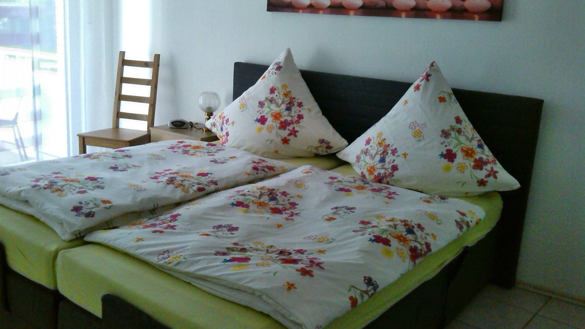 Frintrop Apartment | An apartment. near Centro O