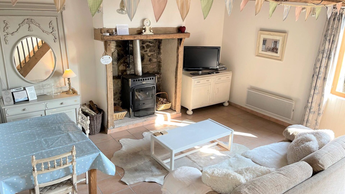 Barenton Cottage | An exquisite romantic gite, ideal for couples. 10% off Brittany ferries