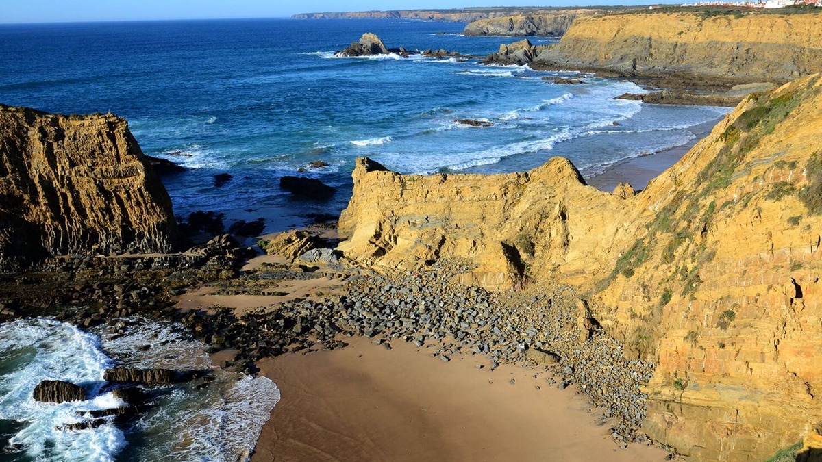 Zambujeira do Mar House | An ideal romantic getaway by the ocean