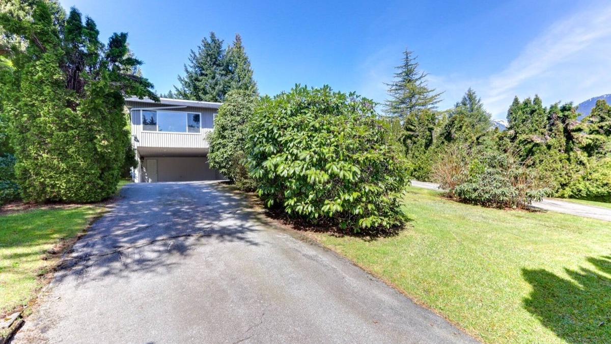 West Vancouver House | An Immaculate Family House in West Vancouver