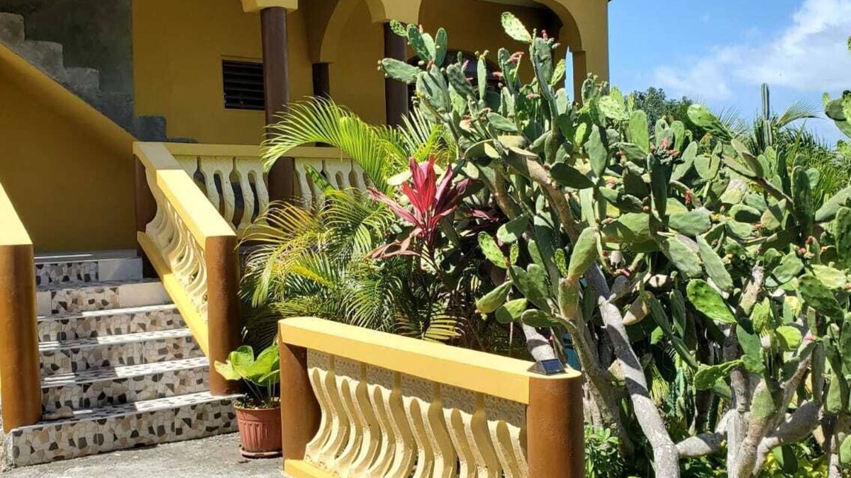 Negril House | An oasis 5 minutes from Negril town. House with modern comforts; AC, Wifi