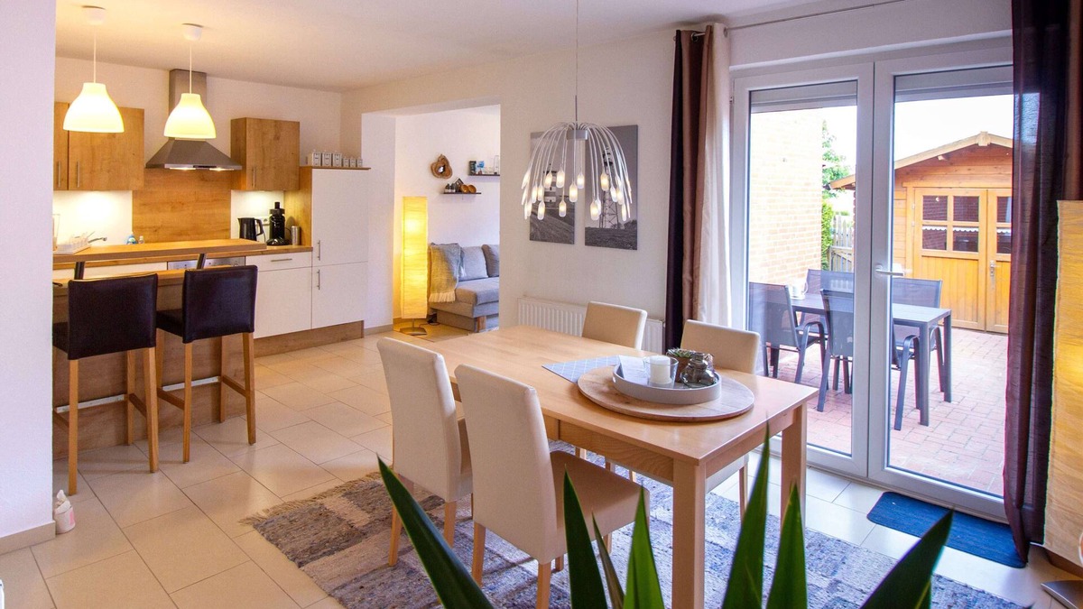 Campen Apartment | An oasis of calm in the old town center of Campen with Smart TV