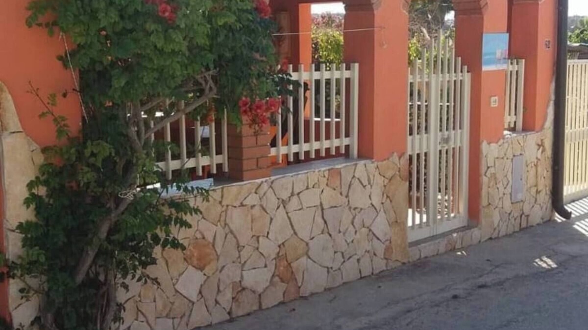 Cava dʼAliga Villa | "An oasis of relaxation between sea and baroque just a stone's throw from Bruca beach!"