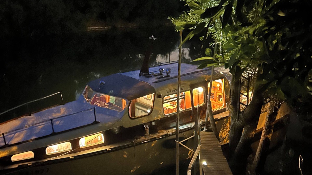 Louveciennes Boat Rental | An unusual stay on a boat in the land of the Impressionists