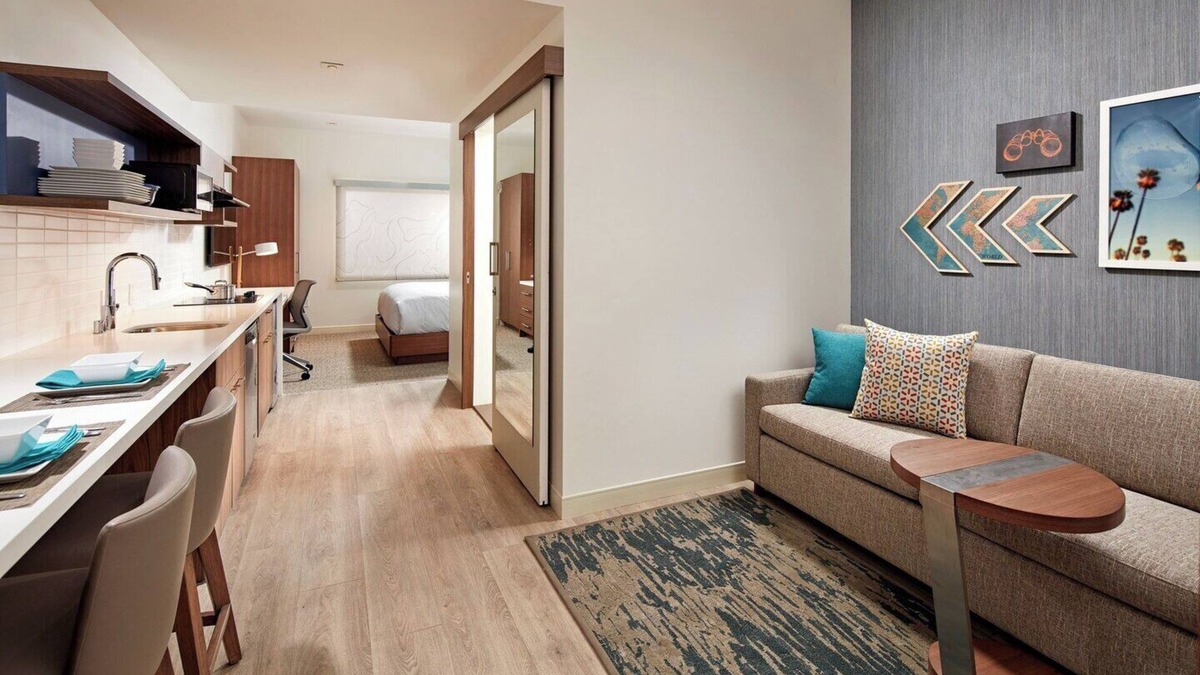 Anaheim Resort Hotel | Anaheim Getaway for Family - Steps from Disney, Pool and Full Kitchen | 3 Units
