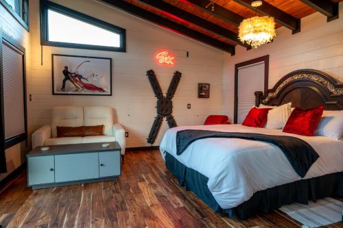 Sevierville House | Anastasia And Grey Treehouse