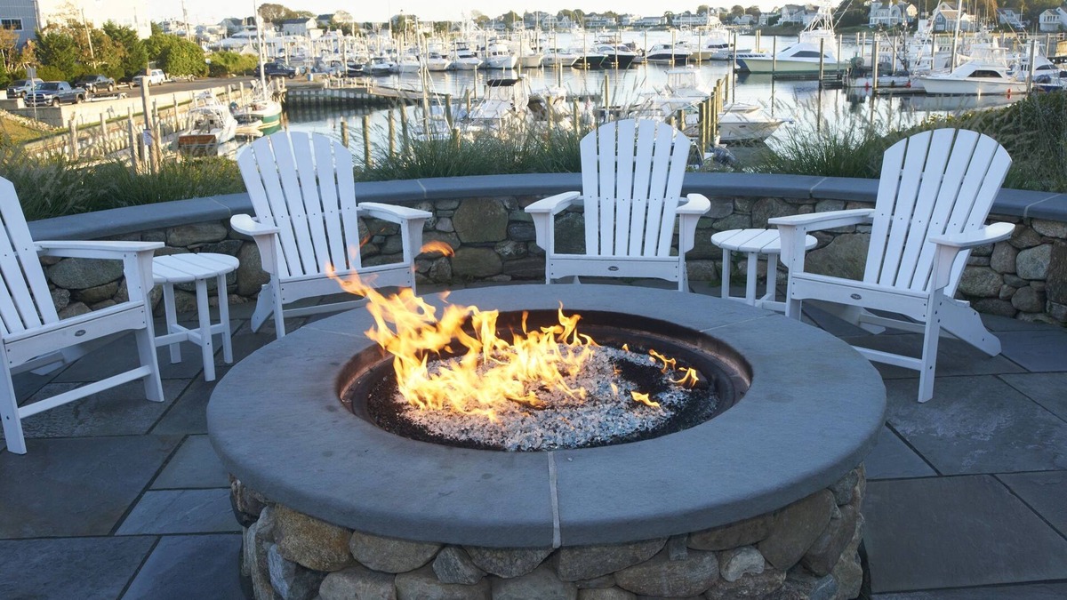Hyannis Hotel | Anchor In Distinctive Waterfront Lodging