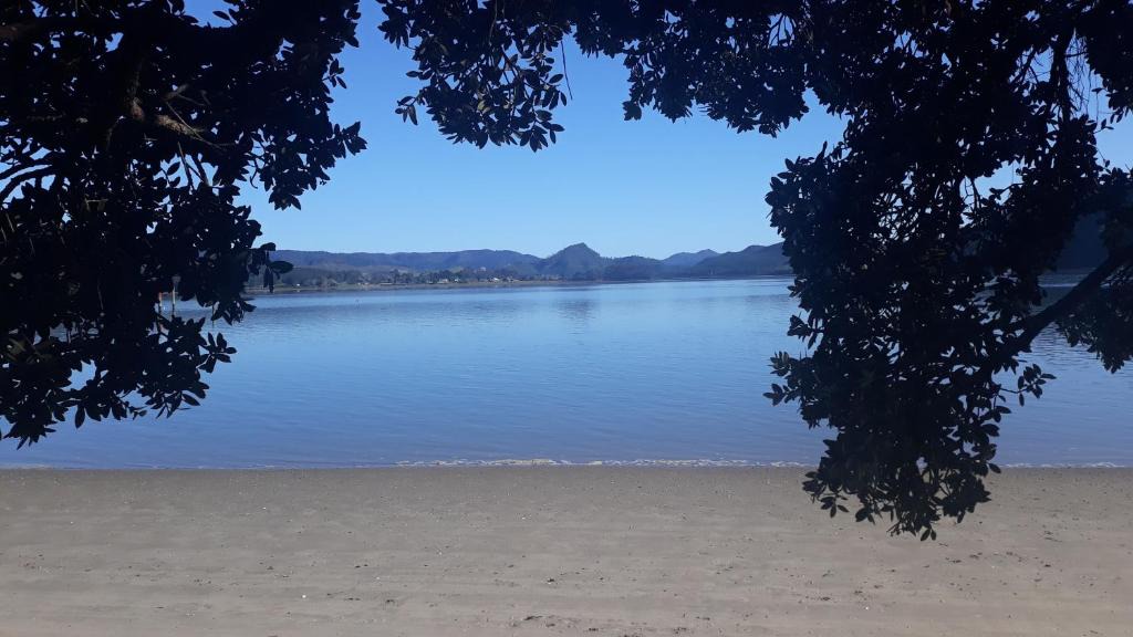 Whangamata House | Anchor watch